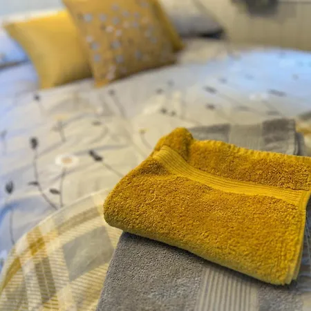 Herdie Hideaway - Shepherds Hut * Wigton