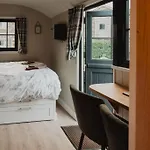 Herdie Hideaway - Shepherds Hut *